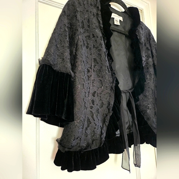 Velvet and Lace Tie Front Blazer - Picture 3 of 7